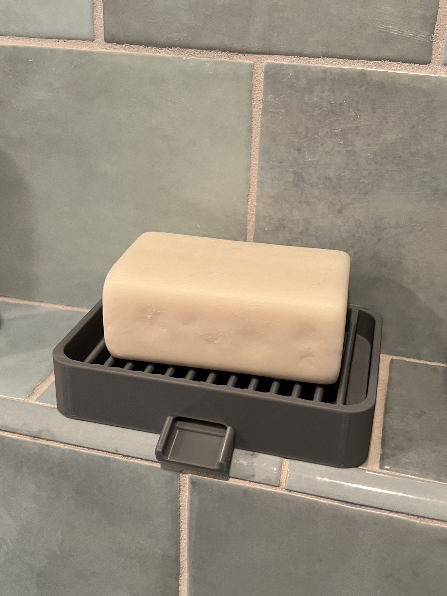 Porte savon/éponges qui se draine tout seul